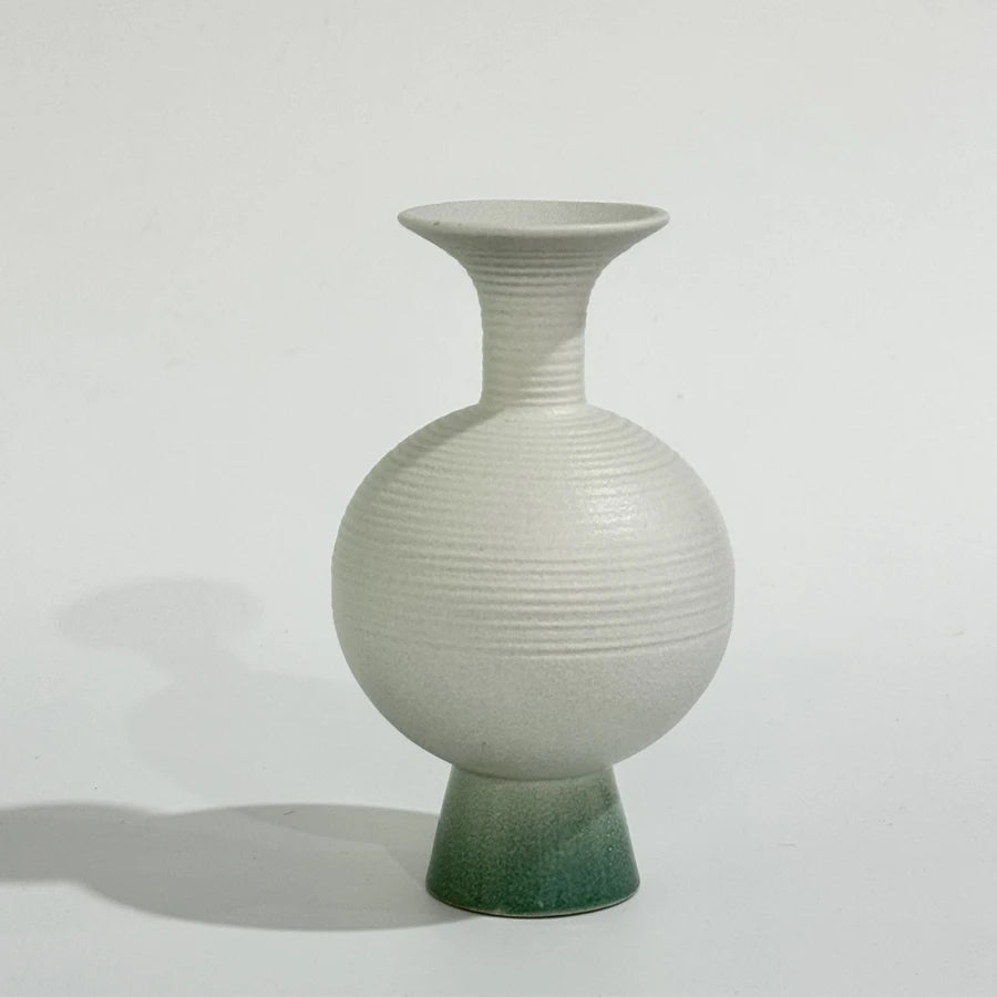 Celeste Ceramic Vase – Minimalist Nordic Living Room & Dining Table Decor