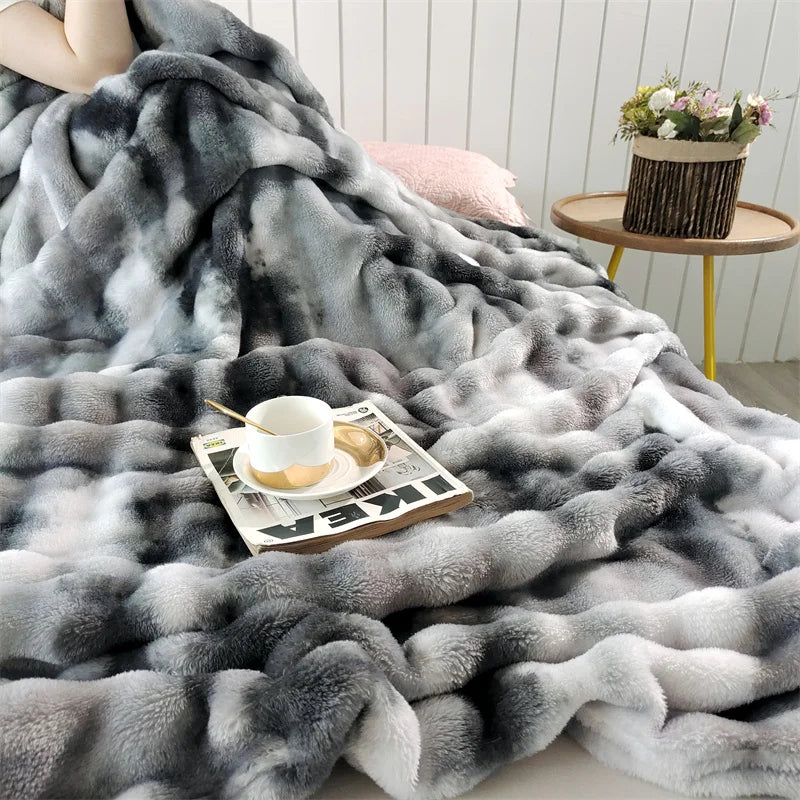 Gradient Bubble Fleece Throw Blanket – Soft Plush Faux Rabbit Fur