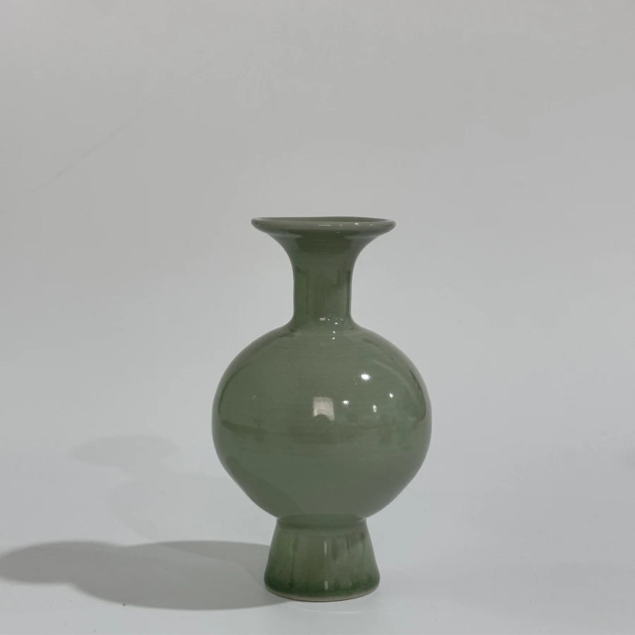 Celeste Ceramic Vase – Minimalist Nordic Living Room & Dining Table Decor